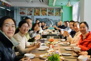 歲末不覺寒 冬至?xí)r光暖 丨洛陽正大組織開展“迎冬至、包餃子”文化活動(dòng)